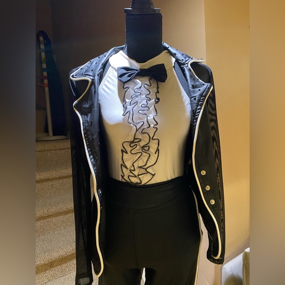 Dance costumes, adult medium. More sizes available if needed. - Picture 2 of 7